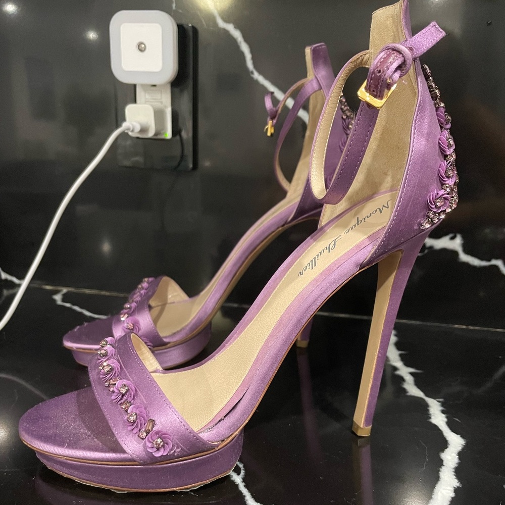 Monique Lhuillier Evening size 38 Lilac shoes high heels strappy sandal pumps